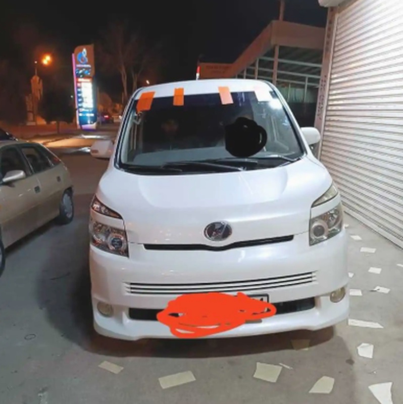 Лобовое стекло от Toyota voxy